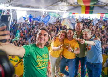 Luciano Zucco oficializa candidatura ao governo do RS com presença de Flávio e apoio de Zema