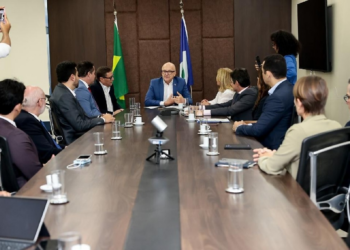 Estado e MPE firmam acordo para que tratores apreendidos em crimes ambientais sejam doados a prefeituras