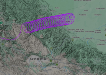Suspeita de 'voo fantasma': avião perde contato com centro de controle e voa em círculos antes de cair na Bolívia