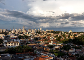 Cuiabá terá fim de semana nublado com previsão de chuva e alerta do Inmet; confira