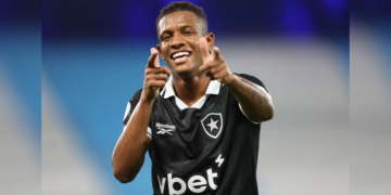 Onde assistir Chapecoense x Botafogo pelo Brasileirão ao vivo neste sábado