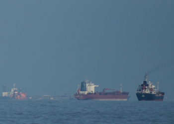 Lanchas do Irã dispararam contra petroleiros indianos no Estreito de Ormuz