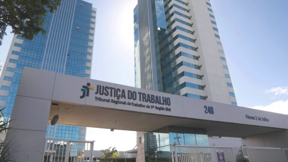 Elevador exclusivo para juízes só confirma o que você já sabia sobre o Judiciário