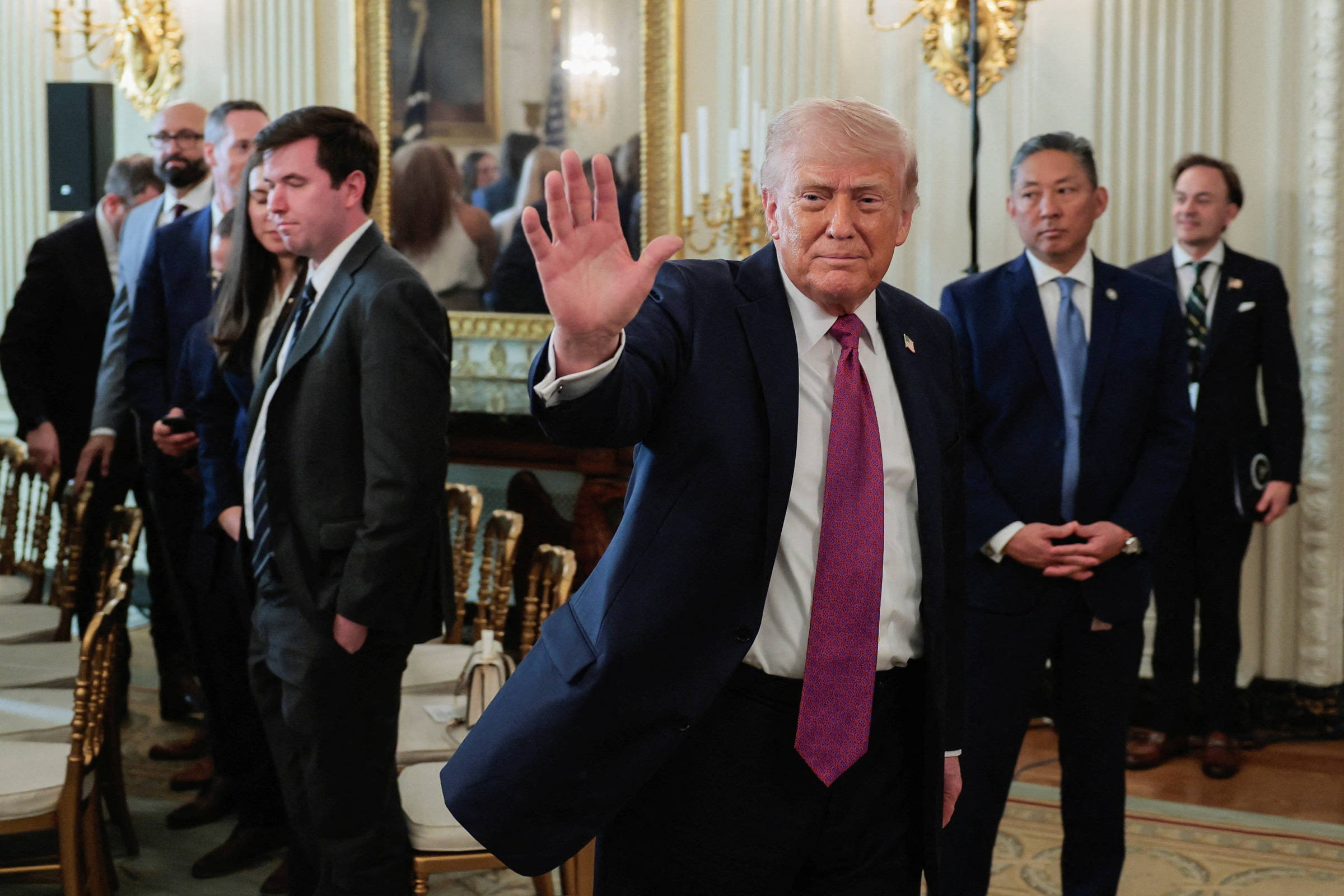 Governo Trump sofre derrota judicial em disputa sobre energia limpa nos EUA