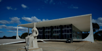 STF forma maioria para obrigar governo a rever valor protegido de superendividados