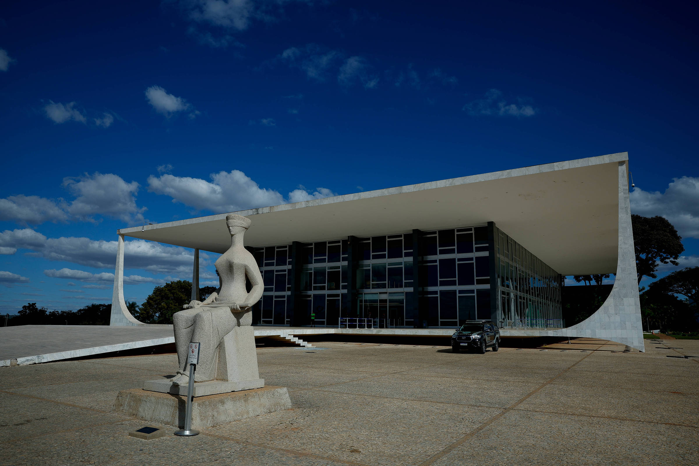 STF forma maioria para obrigar governo a rever valor protegido de superendividados