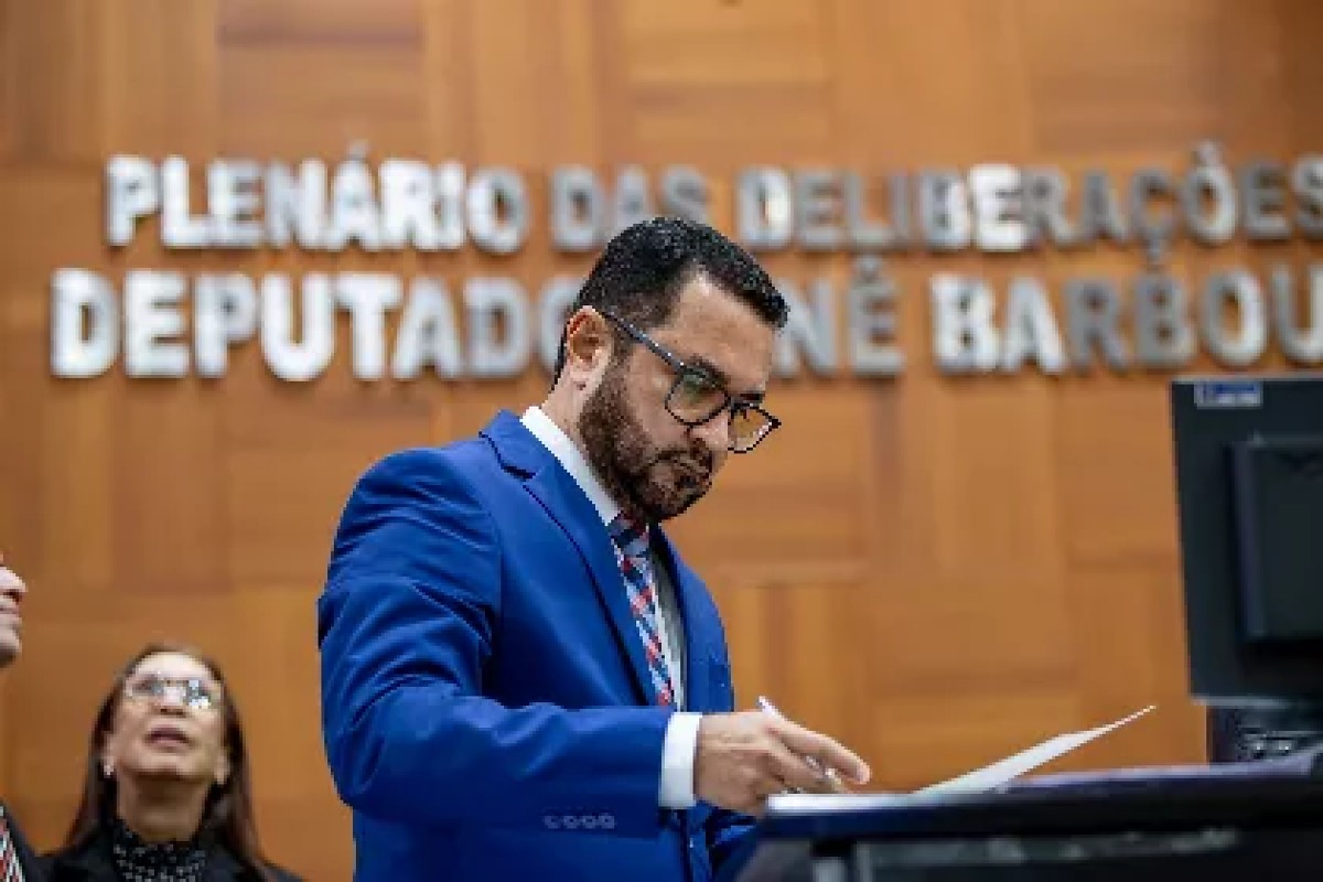 Enfermeiro, suplente assume vaga de Juca do Guaraná 