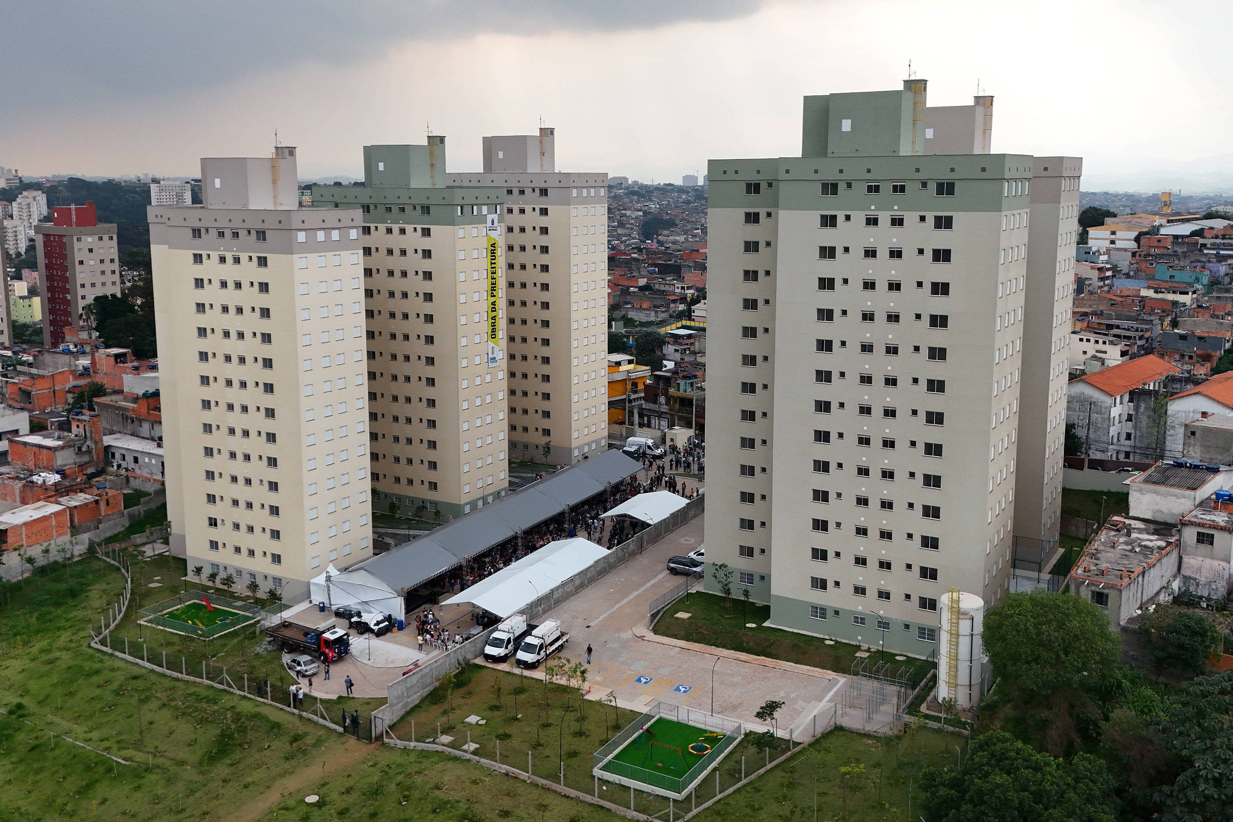 Moradores de Guaianases, em SP, reclamam de superlotação no transporte após entrega de 968 moradias pela prefeitura