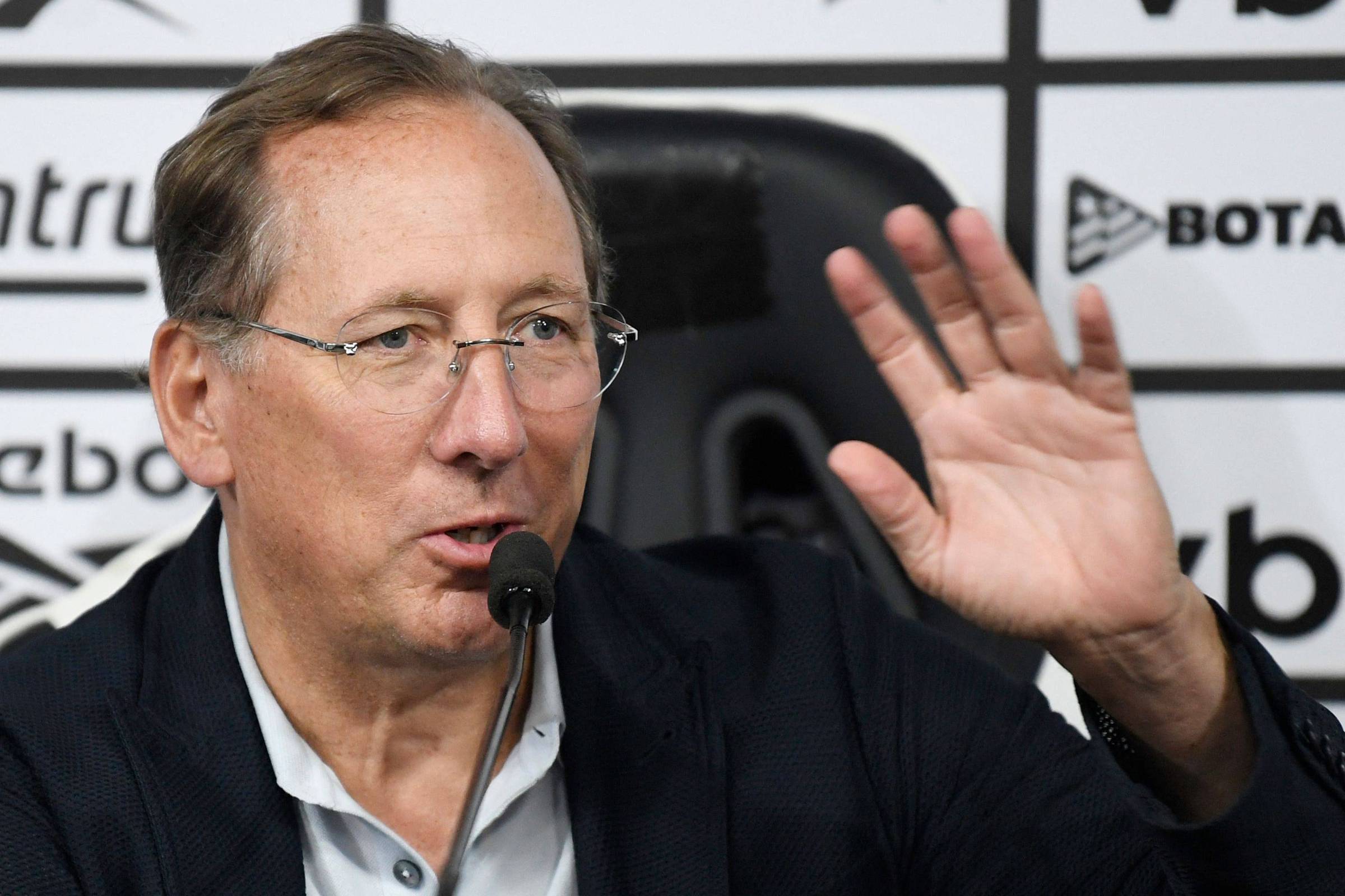John Textor é afastado do comando da SAF do Botafogo