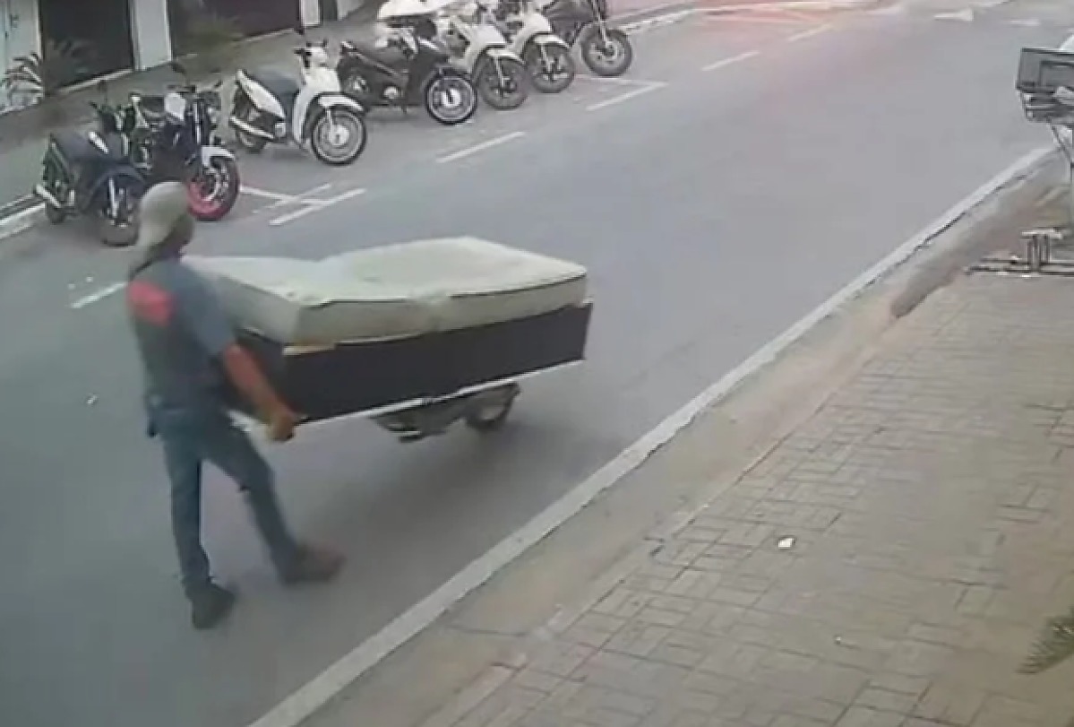 Homens são presos por morte de aposentada no Guarujá; corpo foi transportado em cama box