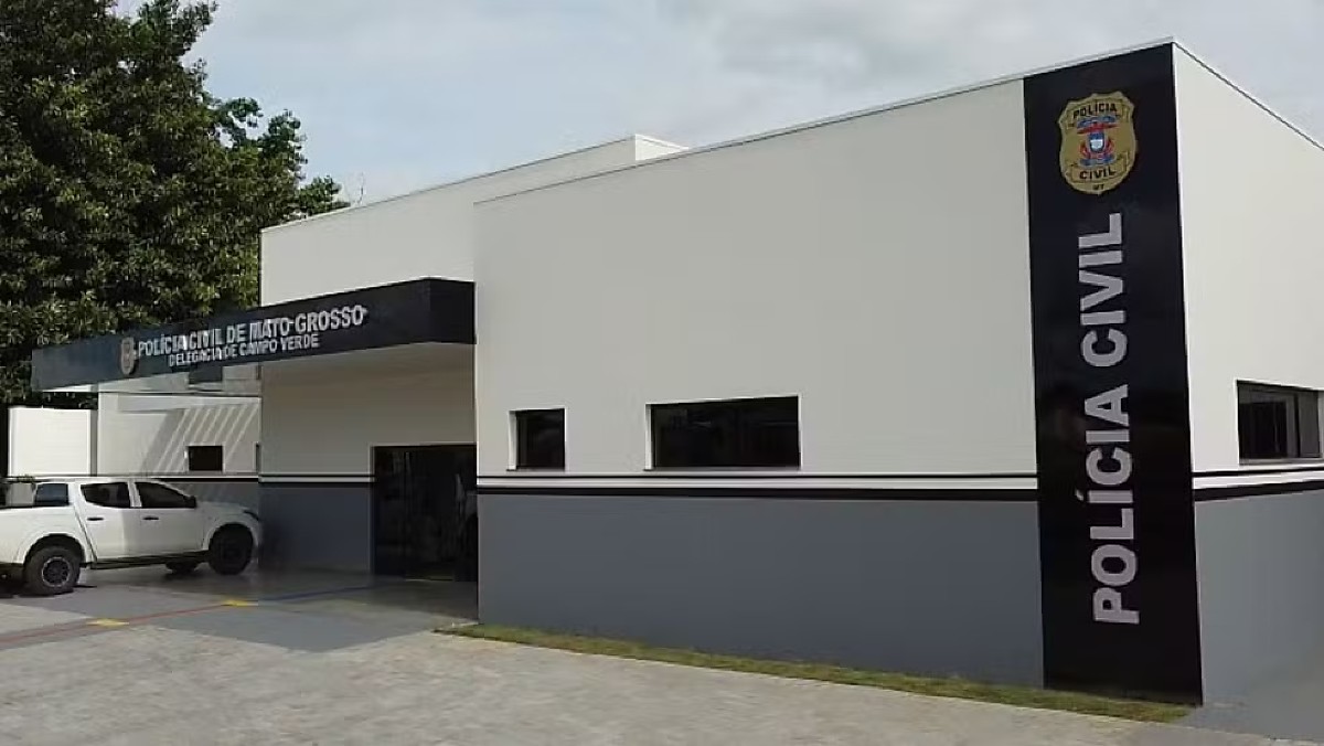 Homem agride mulher e sequestra criança de 4 anos para fazer ameaças à mãe