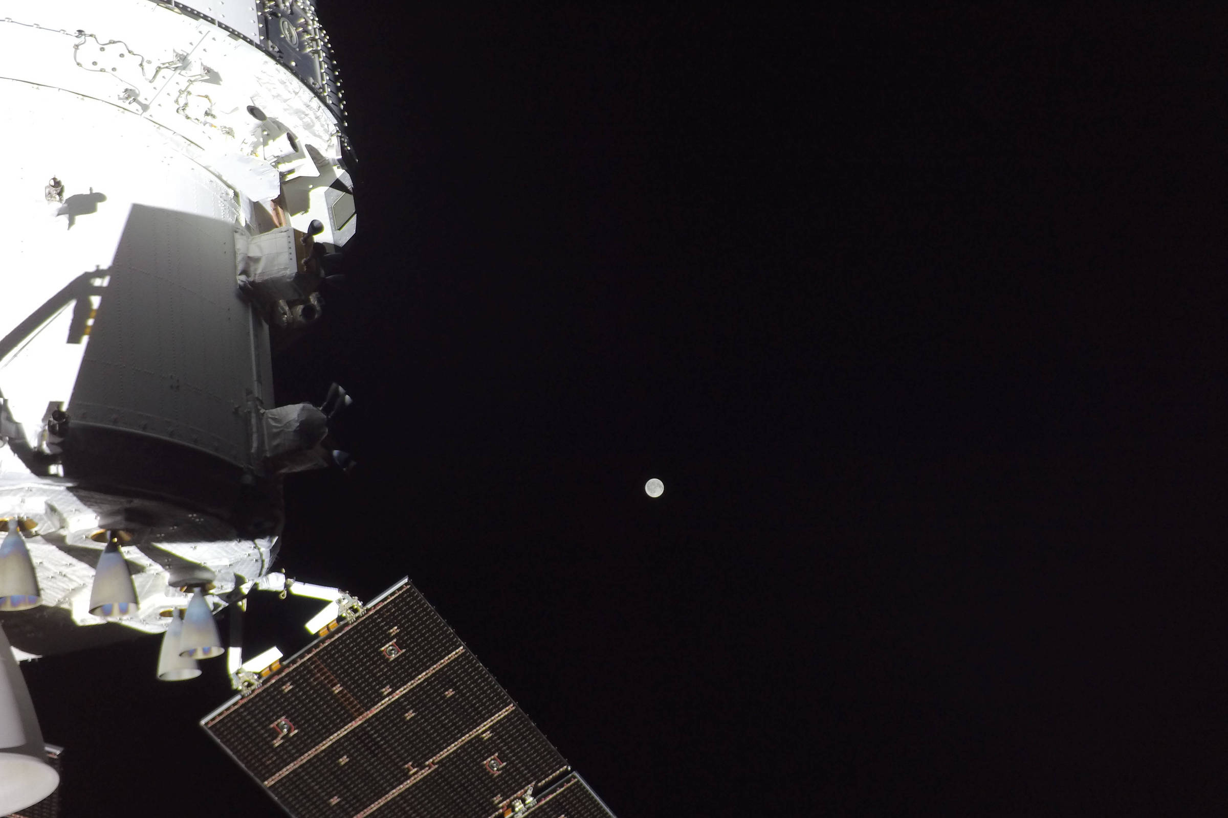 Artemis 2 atinge metade do caminho para chegar à Lua