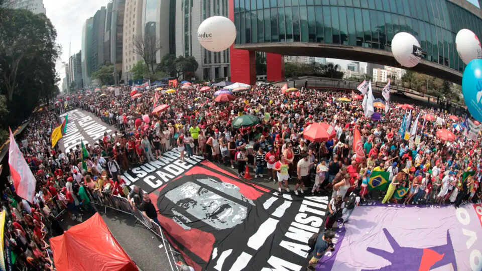 Por que as pessoas de esquerda têm uma saúde mental pior do que as de direita?
