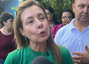 Flávia Moretti defende marido após vídeo contando maços de dinheiro: "É muito antigo e fora de contexto"
