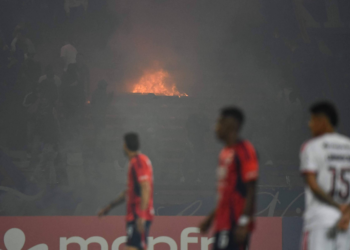 Jogo do Flamengo é cancelado após confusão em Medellín