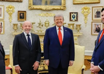 'Tensão' sobre tarifas e surpresa em terras raras: os bastidores da reunião entre Lula e Trump na Casa Branca