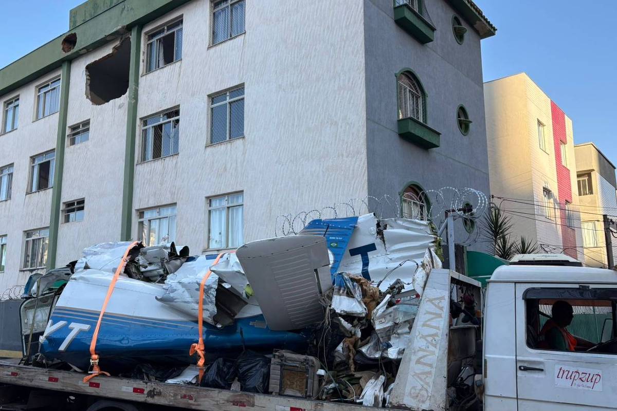 Sobrevivente de queda de avião em Belo Horizonte aparece em foto no hospital