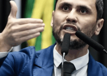 PL fecha com Cleitinho e espera sim de senador para palanque forte em MG
