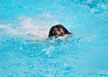 Menino de 2 anos se afoga em piscina, vai parar na UTI e morre em Tangará da Serra