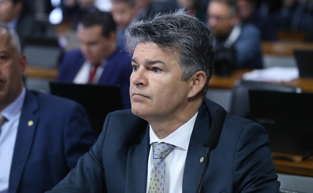 Medeiros aciona Ministério da Justiça e cobra explicações sobre vazamento de áudios entre Flávio Bolsonaro e Vorcaro