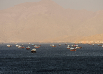 Agências do Irã sugerem cobrança de taxa por cabos de internet sob Hormuz