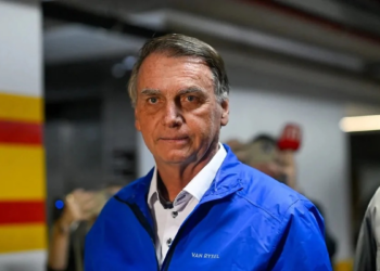 Jair Bolsonaro é internado para cirurgia no ombro