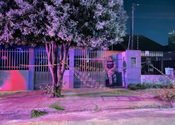 Menores invadem casa, apontam armas para policiais e morrem em confronto em Nova Mutum
