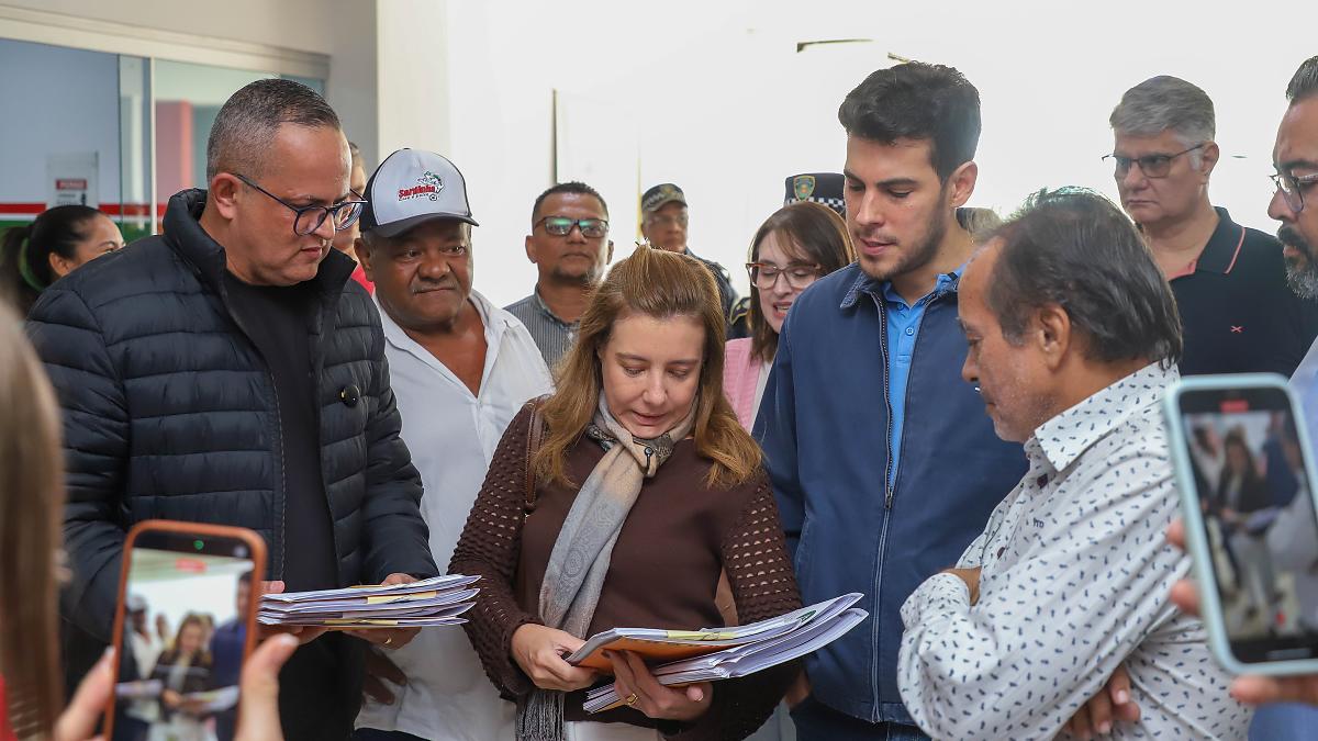 Flávia Moretti critica ataques de vereador e questiona projetos travados na Câmara: "Até quando vão prejudicar a população por questões políticas?"