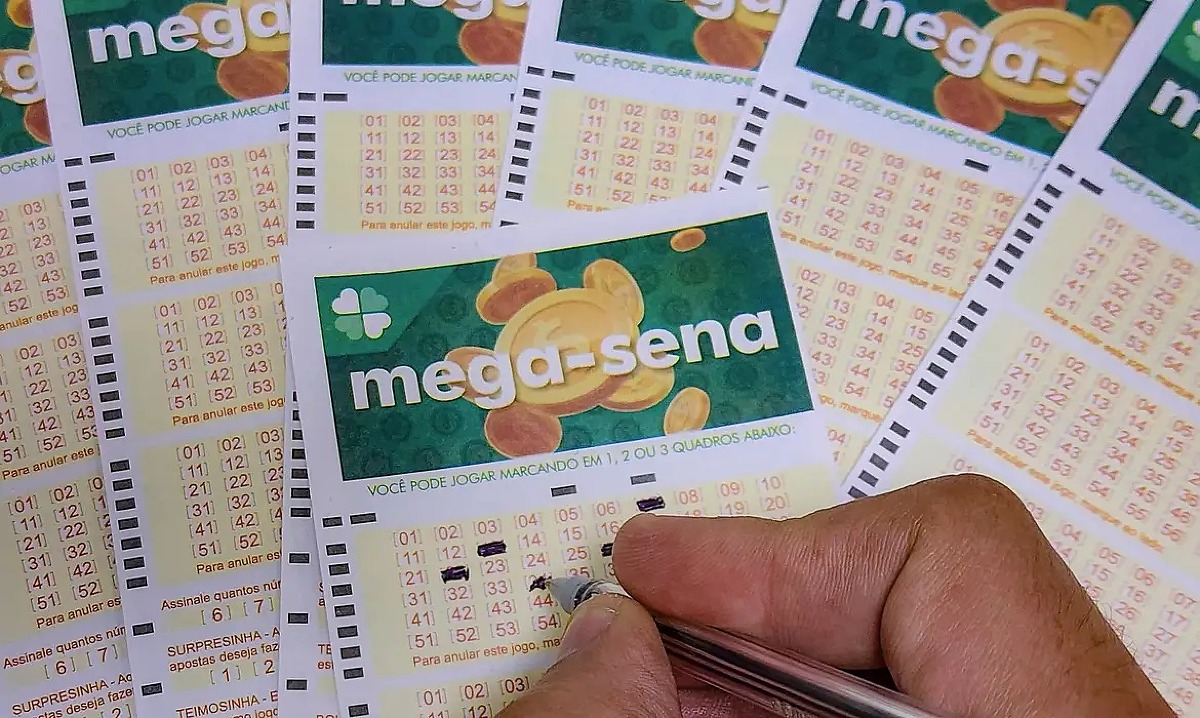 Caixa sorteia prêmio de R$ 300 milhões na Mega-Sena neste domingo