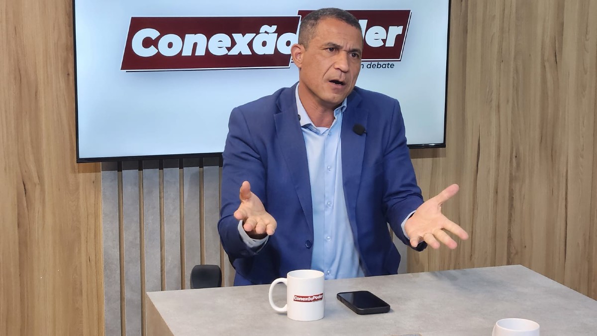 Assis detona Caderneta da Gestante do governo Lula: "Ensina mulher a matar o próprio filho sem denunciar estuprador"