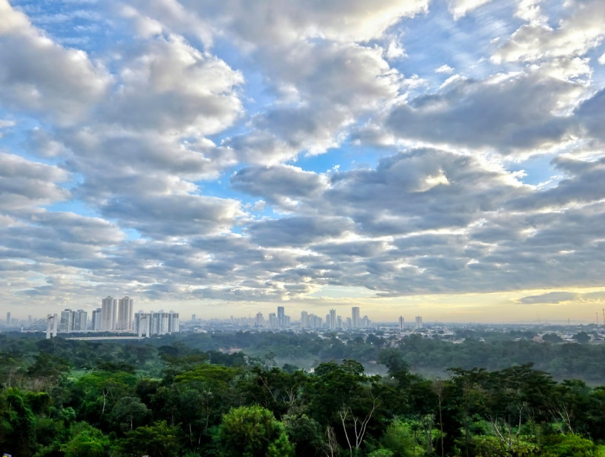 Após semana fria, calor volta a ganhar força em Cuiabá; máxima chega a 32°C