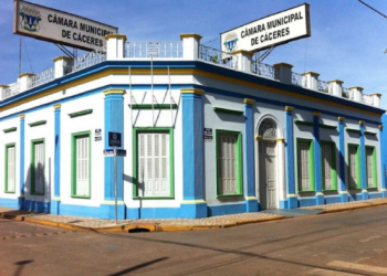 Câmara de Cáceres aprova auxílio-alimentação de R$ 1,7 mil para os 15 vereadores