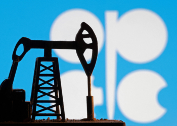 Opep+ concorda com terceiro aumento de cota de produção de petróleo desde fechamento de Hormuz