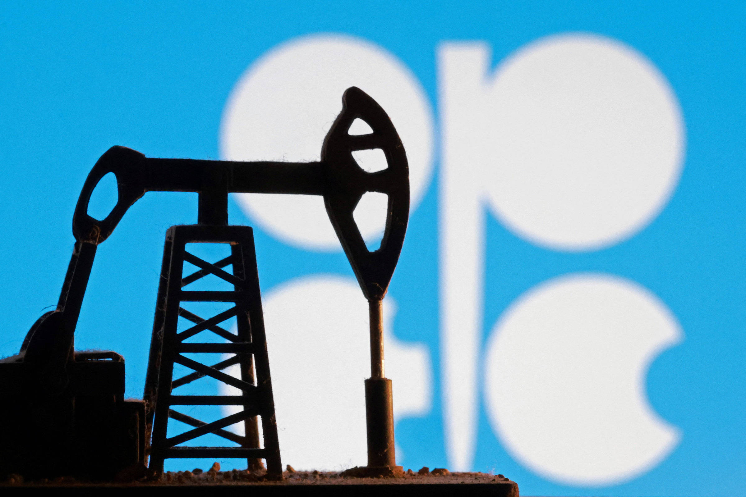 Opep+ concorda com terceiro aumento de cota de produção de petróleo desde fechamento de Hormuz