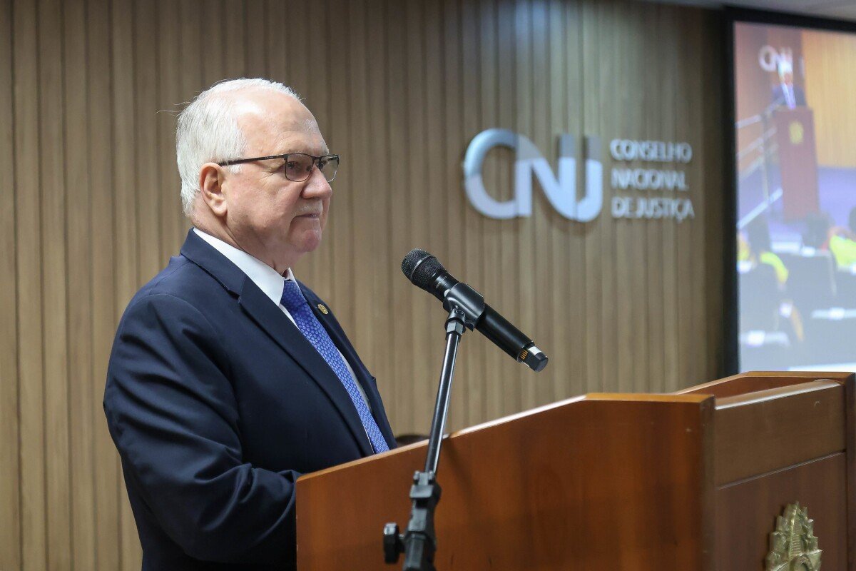 CNJ aprova contracheque único para juízes visando limitar salários acima do teto constitucional