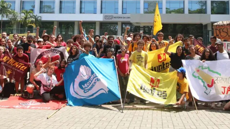 Quem é o grupo radical que ajudou a organizar a invasão da USP?