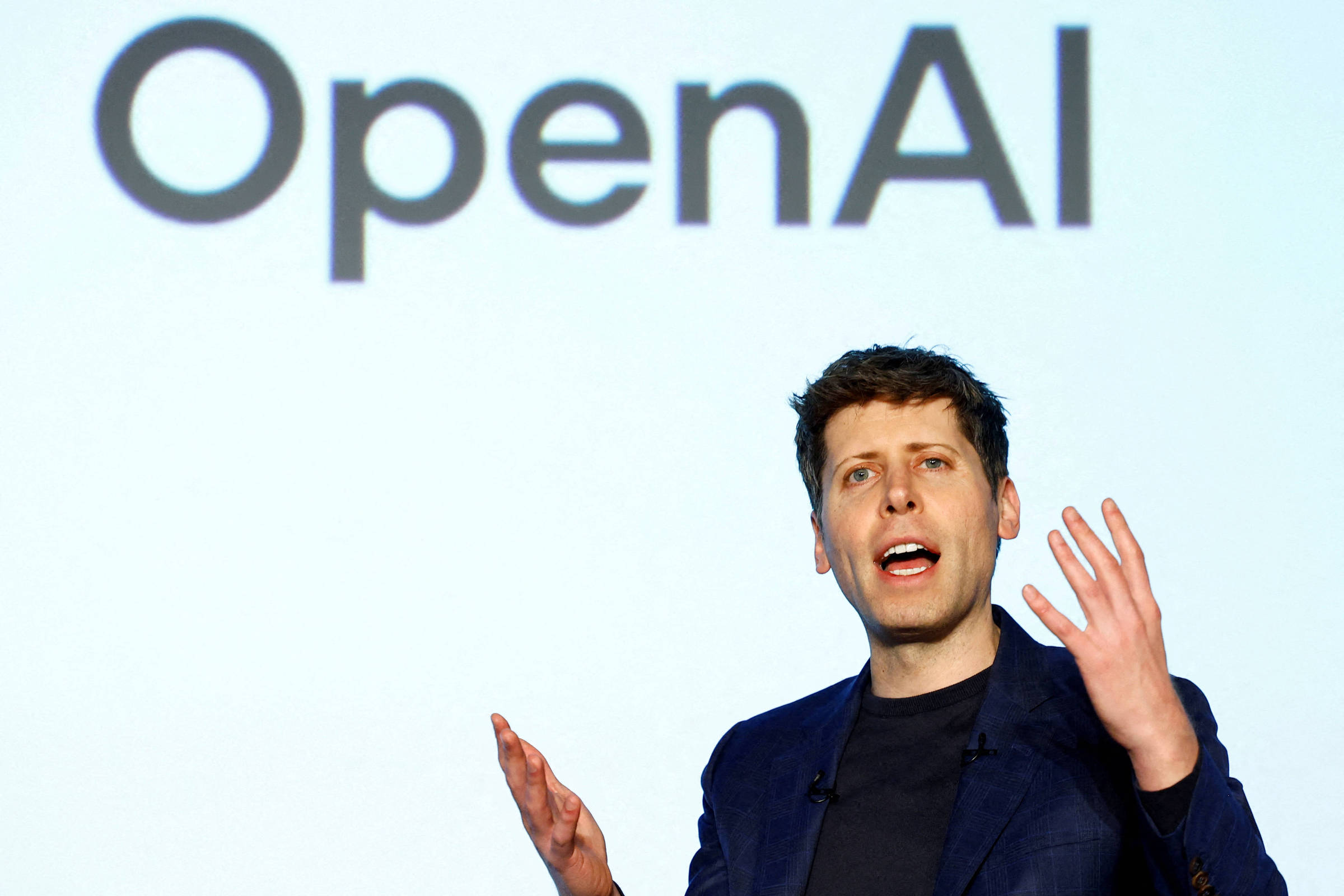 CEO da OpenAI defende que agentes de IA façam micropagamentos para acessar sites de notícias