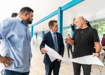 Prefeito e presidente do TCE vistoriam novo espaço para crianças de creche