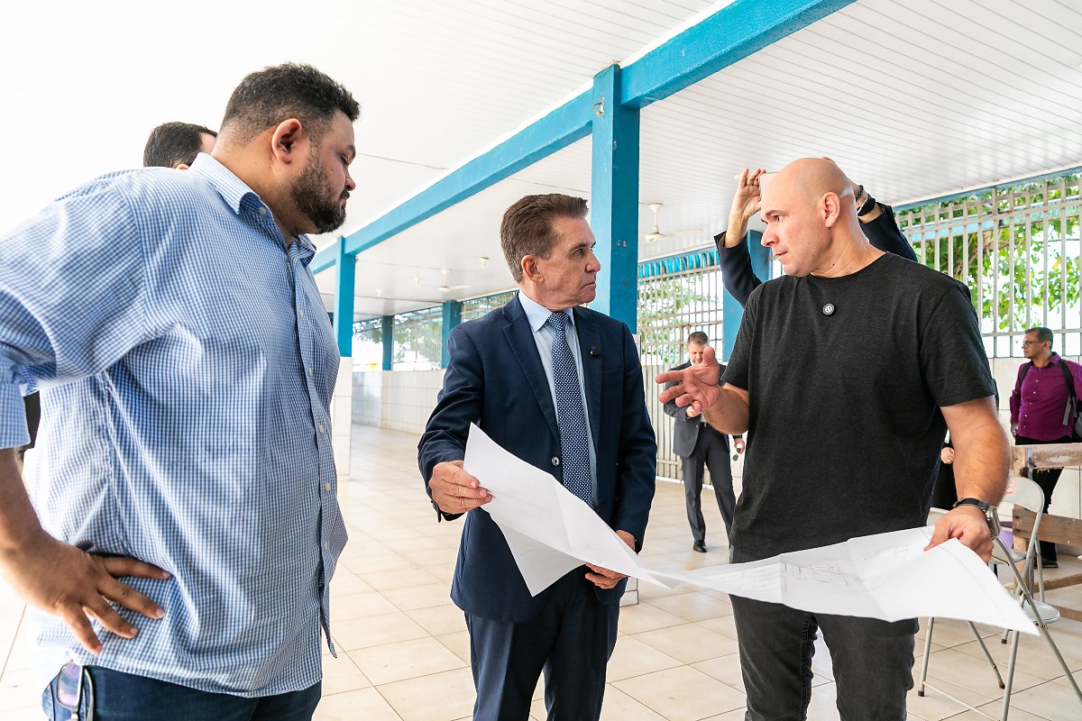 Prefeito e presidente do TCE vistoriam novo espaço para crianças de creche