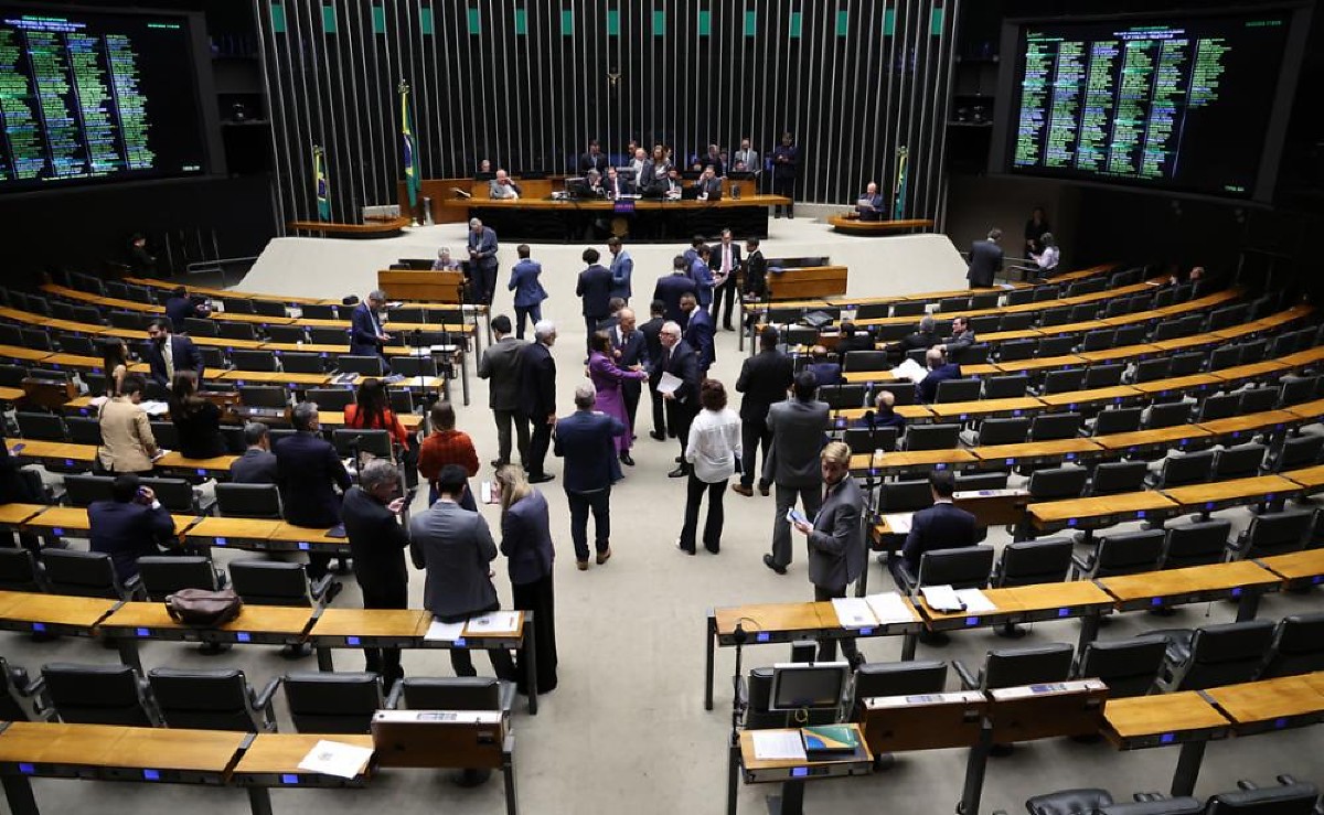 Igrejas podem ser liberadas de pagar impostos sobre carros e materiais de construção