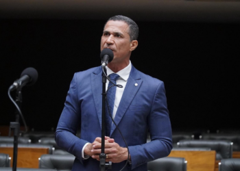 Coronel Assis diz que decisão dos EUA em classificar CV e PCC como terroristas prova que facções dominam o Brasil