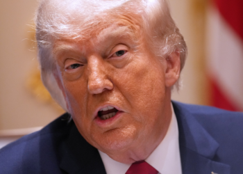 Republicanos do Senado americano enfrentam dilema político sobre o fundo "anti-armas" de Trump