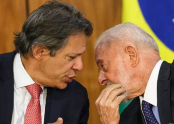 O Brasil arrecada tributos recordes mas o país continua empobrecendo