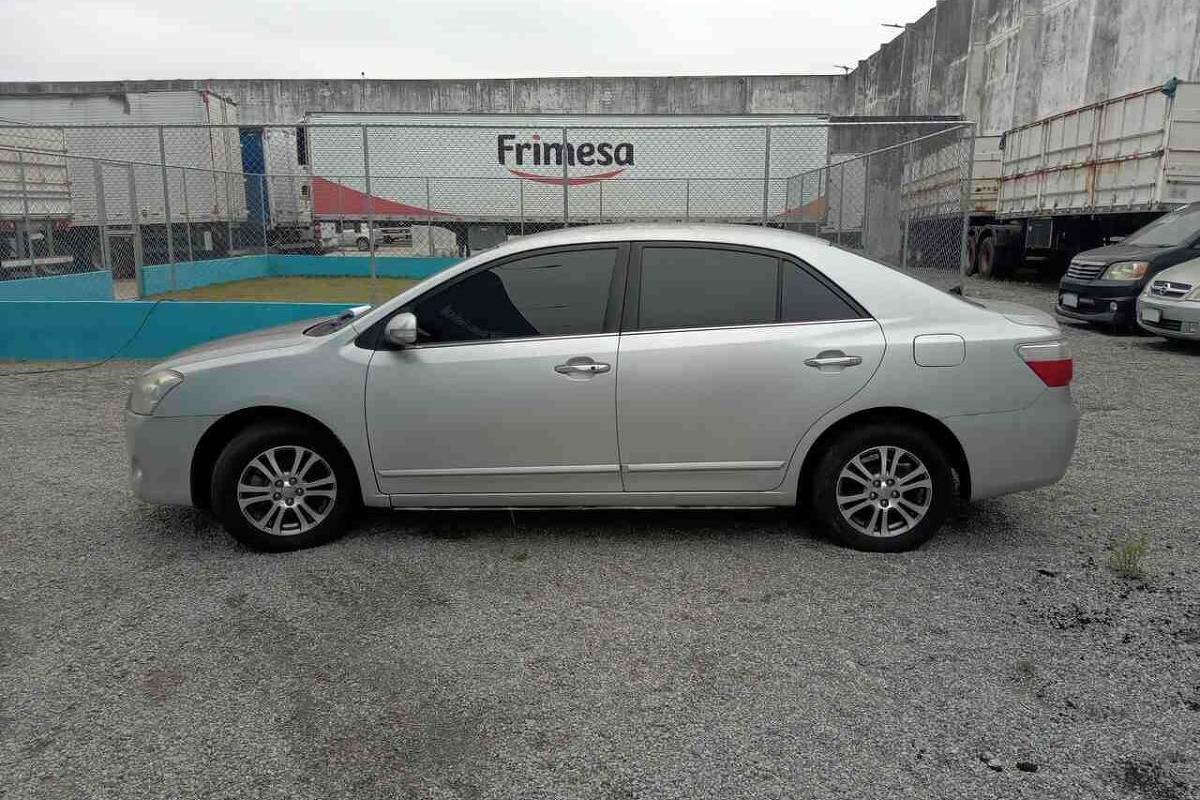 Leilão da Receita Federal tem carro por R$ 10 mil, eletrodomésticos e joias