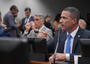 Debate sobre maioridade penal amplia a divisão entre direita e esquerda no Congresso