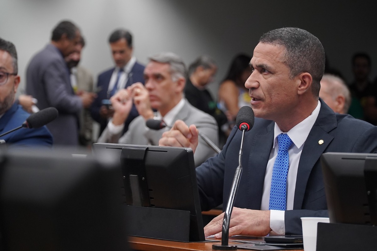 Debate sobre maioridade penal amplia a divisão entre direita e esquerda no Congresso