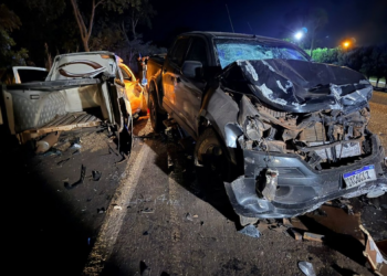 Acidente entre Saveiro, carreta e S10 deixa um morto e dois feridos em Nossa Senhora do Livramento; vídeo