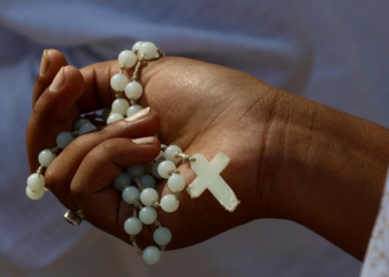 Pesquisa revela que pais desempenham papel decisivo no futuro religioso dos filhos