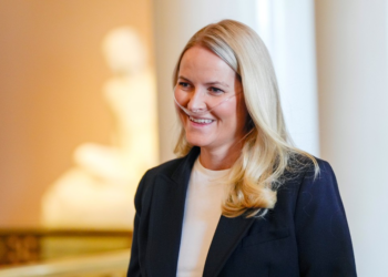 Princesa herdeira Mette-Marit da Noruega recebe transplante de pulmão