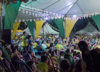 Praça do Choppão terá transmissão do jogo do Basil com samba e gastronomia